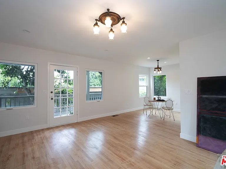 1365 1/2 Maltman Ave — Photo 9