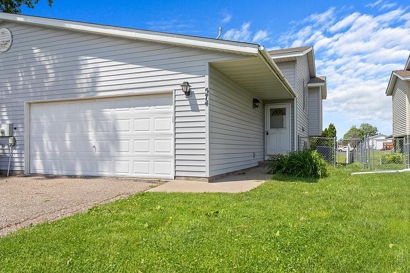 1st image of 574 Kendall Dr