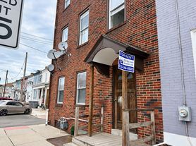 836 Monument Apt 2, 1
