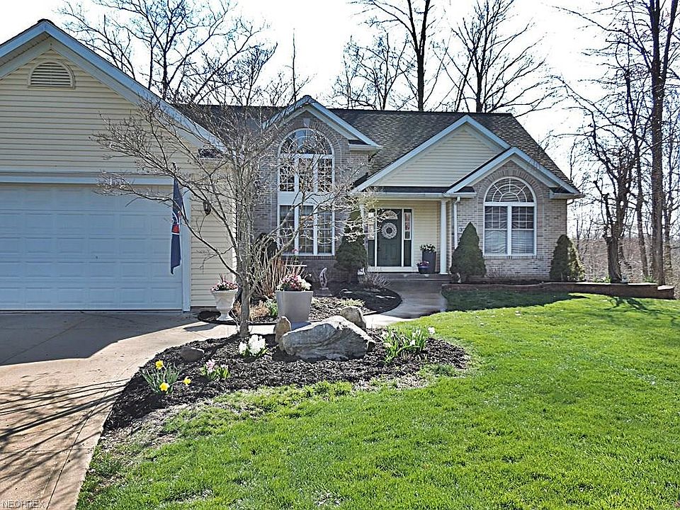 1st image of 378 Nicole Ln