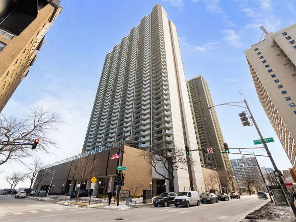 6033 N Sheridan Rd APT 42L, Chicago, IL 60660