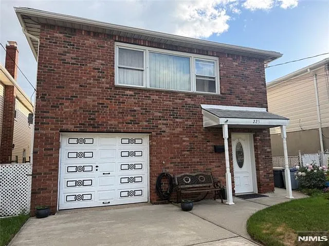 1 bed, 1.0 bath, $2,100 — Photo 2