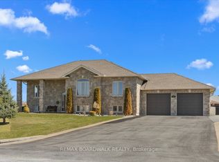 3421 Summerbreeze Dr, Ottawa, ON K0A2W0