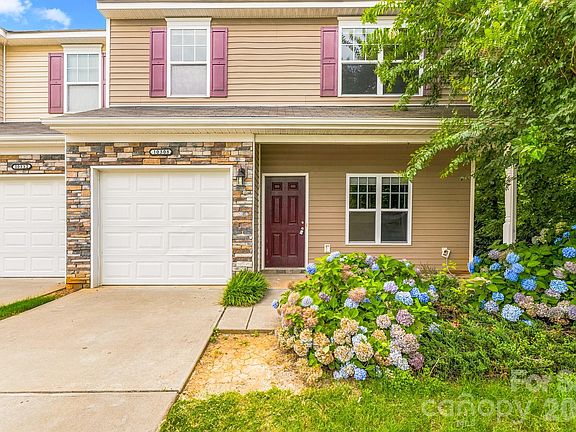 2nd image of 10308 Cloyne Ct