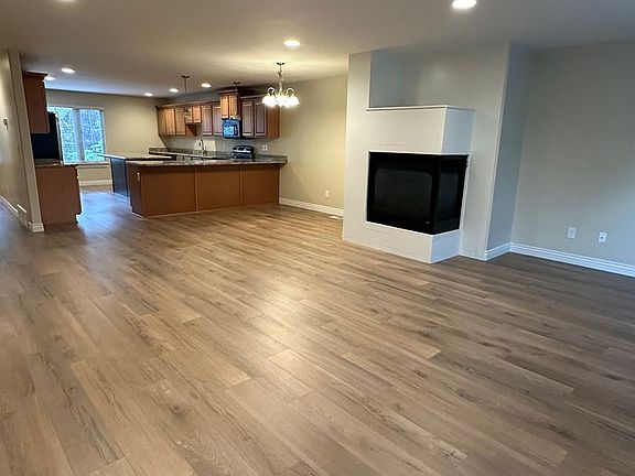3rd image of 1325 Lake Springs Ln