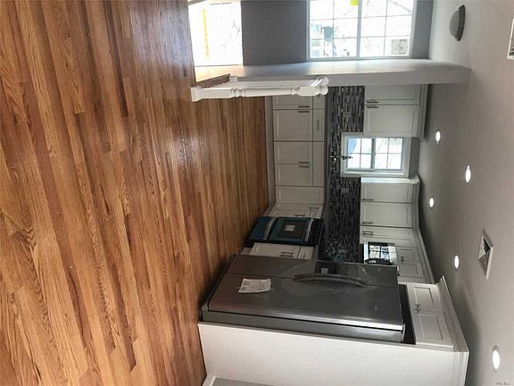 4th image of 19 Hudson Pl #2