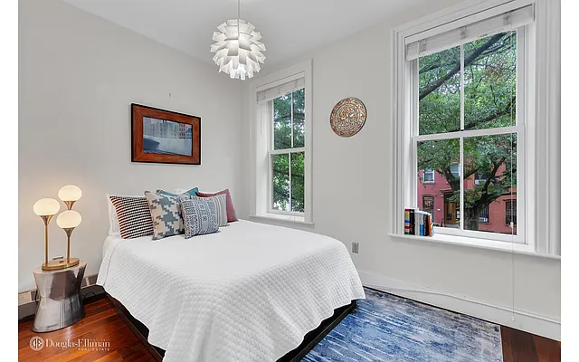 Sold by Douglas Elliman | media 6