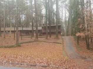2980 Duke Of Gloucester, East Point, GA