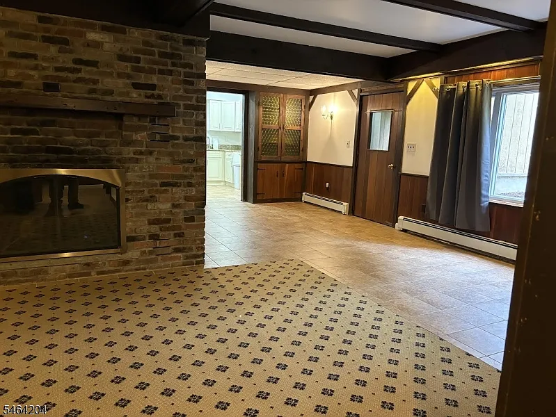 2 bed, 1.0 bath, $2,100 — Photo 2