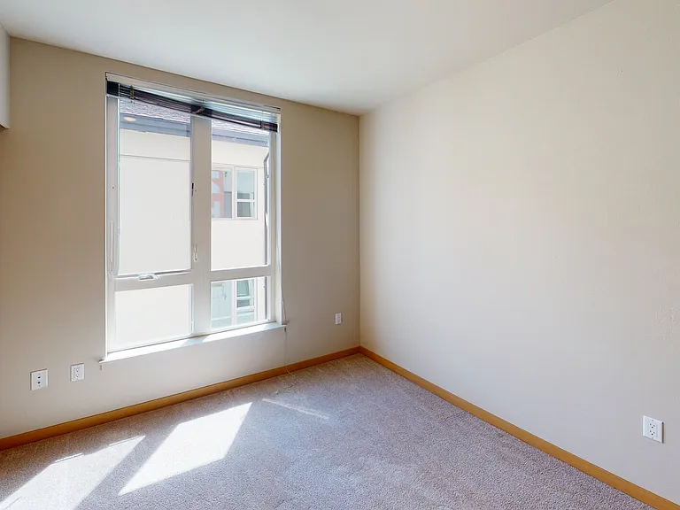 Lightbox — Photo 55