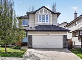 35 E Crestmont Dr SW, Calgary, AB T3B 5X7