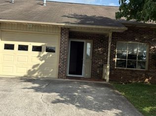 218 S Magnolia St, Maryville, TN 37803