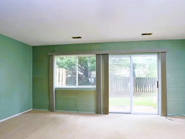 220 Elizabeth St #D4 — Photo 8