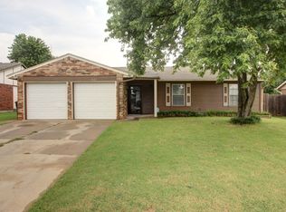 1425 NE 5th St, Moore, OK 73160