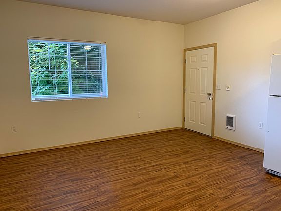 3rd image of 3018 W Marine View Dr #6