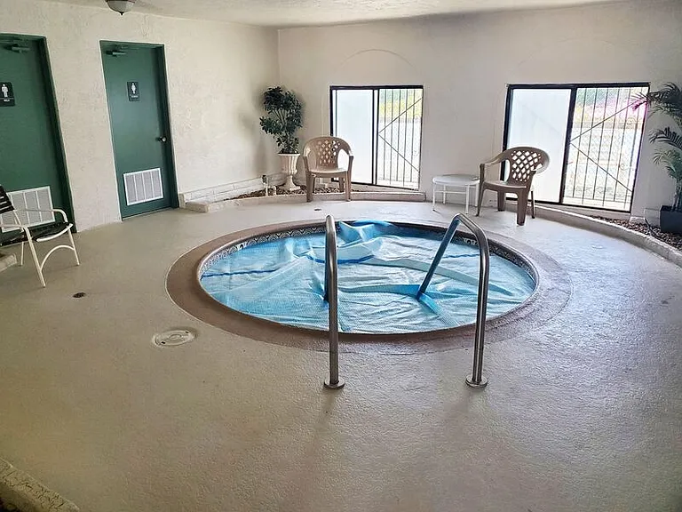 909 Richland Rd — Photo 38