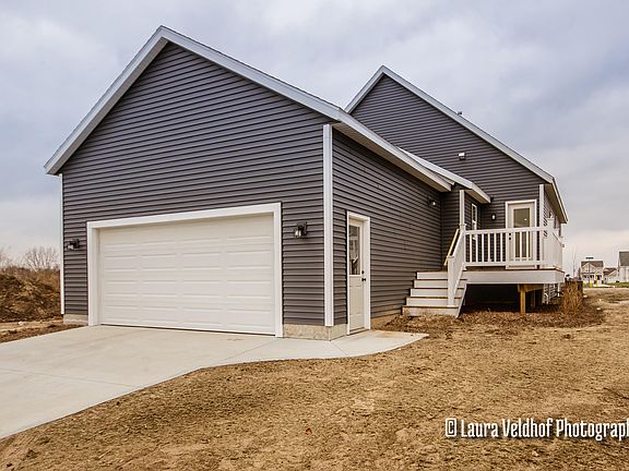 3rd image of 10526 Sugar Hill Dr