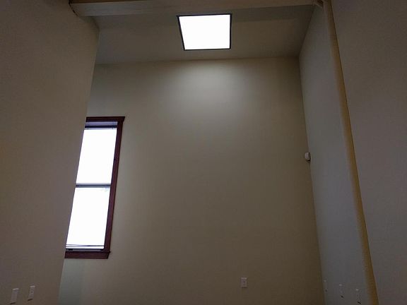 3rd image of 2101 N Dr Martin Luther King Dr APT 103
