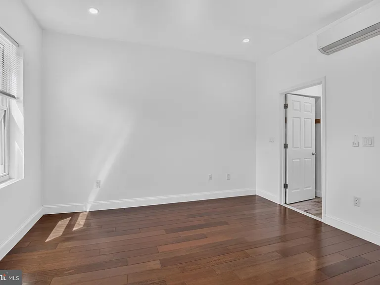 2319 N College Ave #B — Photo 16