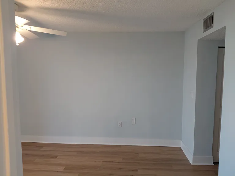 4725 Cove Cir #108 — Photo 31