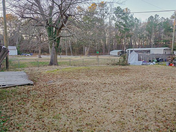 5th image of 3057 Truman St