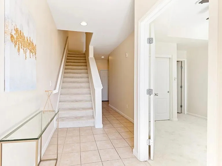 658 Luna Park Dr — Photo 7