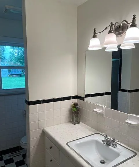 1751 Linda Ln — Photo 13