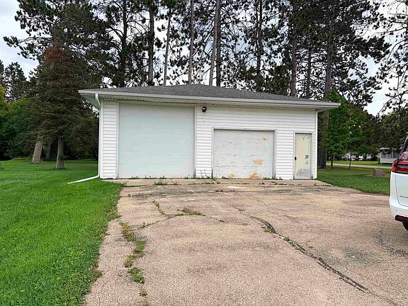 2nd image of 604 Bissell St