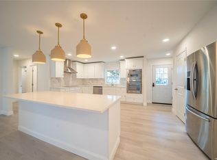 47 Kingfisher Rd, Levittown, NY 11756