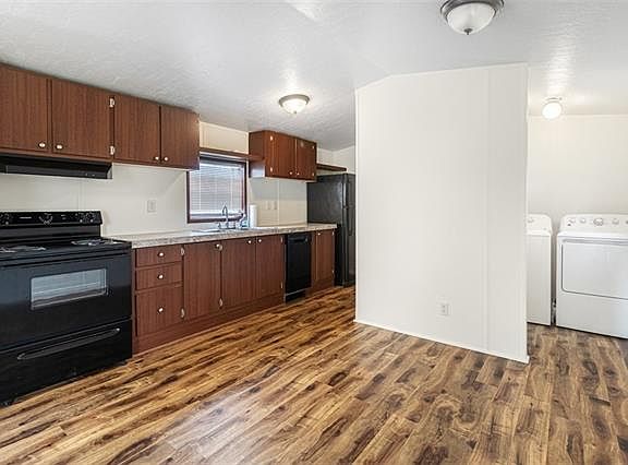 3rd image of 7636 Mackerel Dr
