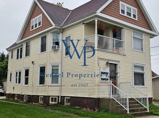 1215 Marshall St #D, Manitowoc, WI 54220