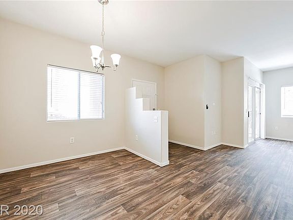3rd image of 2110 N Los Feliz St #1047