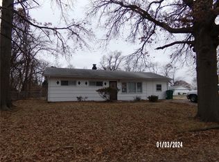 15 Gladys Dr, Cahokia, IL