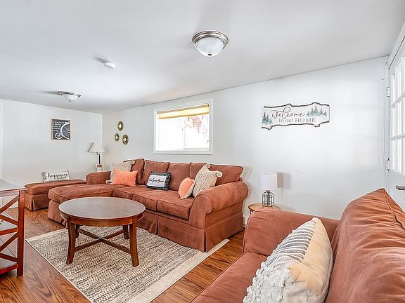 5th image of 239 Pine Ln