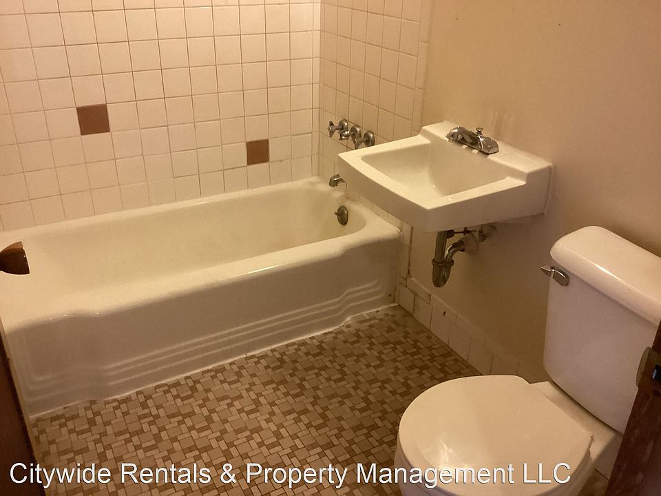 2nd image of 853 N 23rd St #18