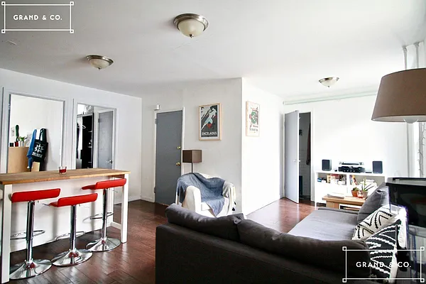 Rented by Grand & Co. | media 26