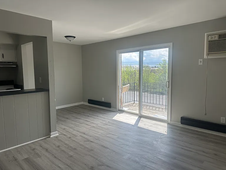3190 Valerie Arms Dr #10 — Photo 2
