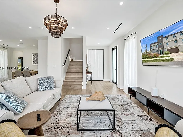 1617 NE 11th St #Townhouse 1 — Photo 4