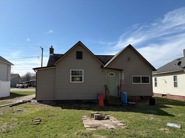920 Hall St, Streator, IL 61364