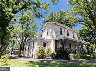 350 Green Ln, Philadelphia, PA 19128