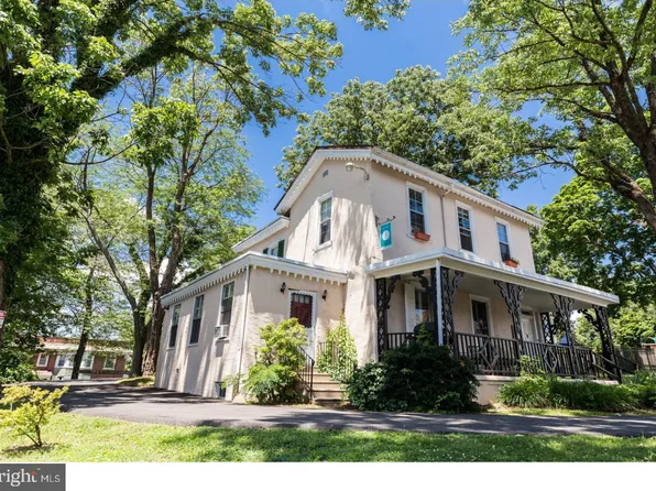 350 Green Ln, Philadelphia, PA 19128