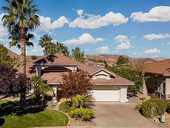 2nd image of 2698 W Canyon Ridge Rd