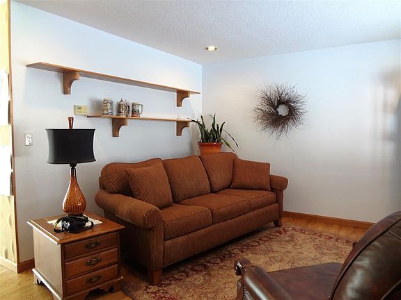 3rd image of 1248 Deerfield Ave