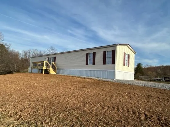157 Wilkins Ln, Wytheville, VA 24382
