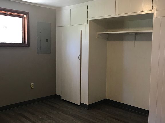 5th image of 592 N Newport Ave #2