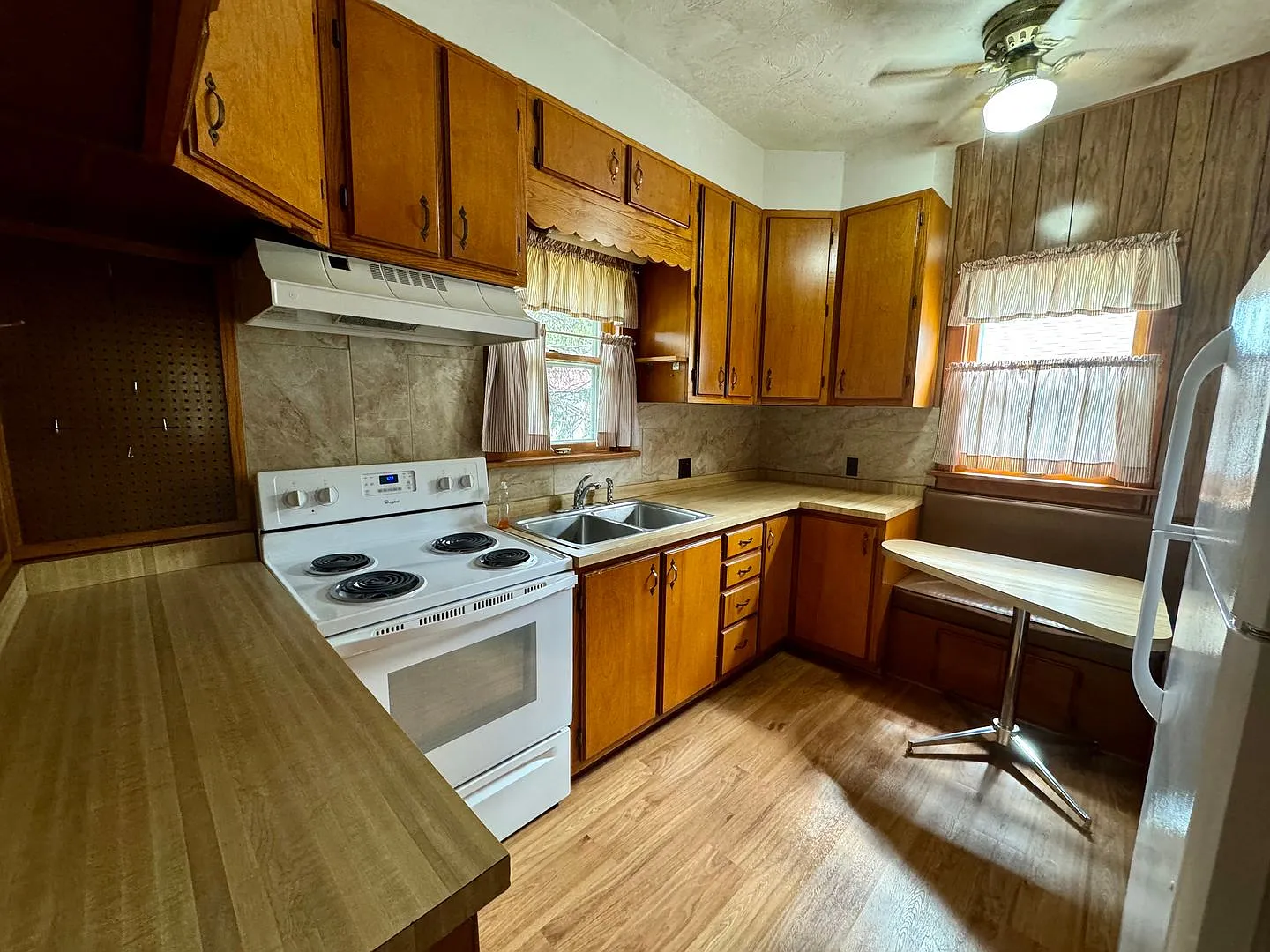 3+ bed 2 bath house in south central Lincoln. — Photo 2
