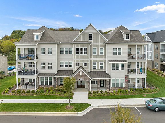 4th image of 1801 Shadow Green Dr #301