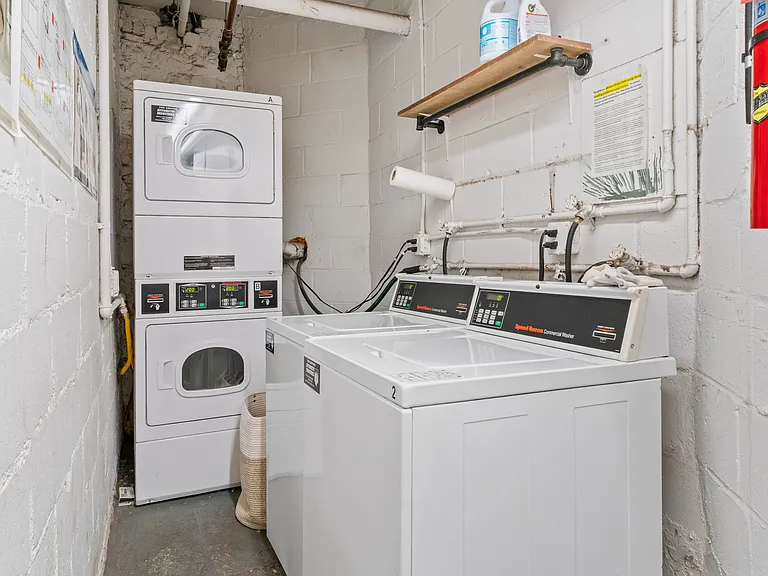15 Jones St #1B — Photo 18