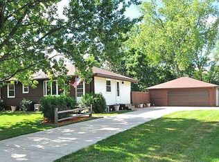 922 111th Ave NW, Coon Rapids, MN 55448