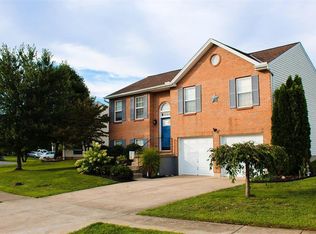 2312 Pleasant Meadow Dr, Batavia, OH 45103